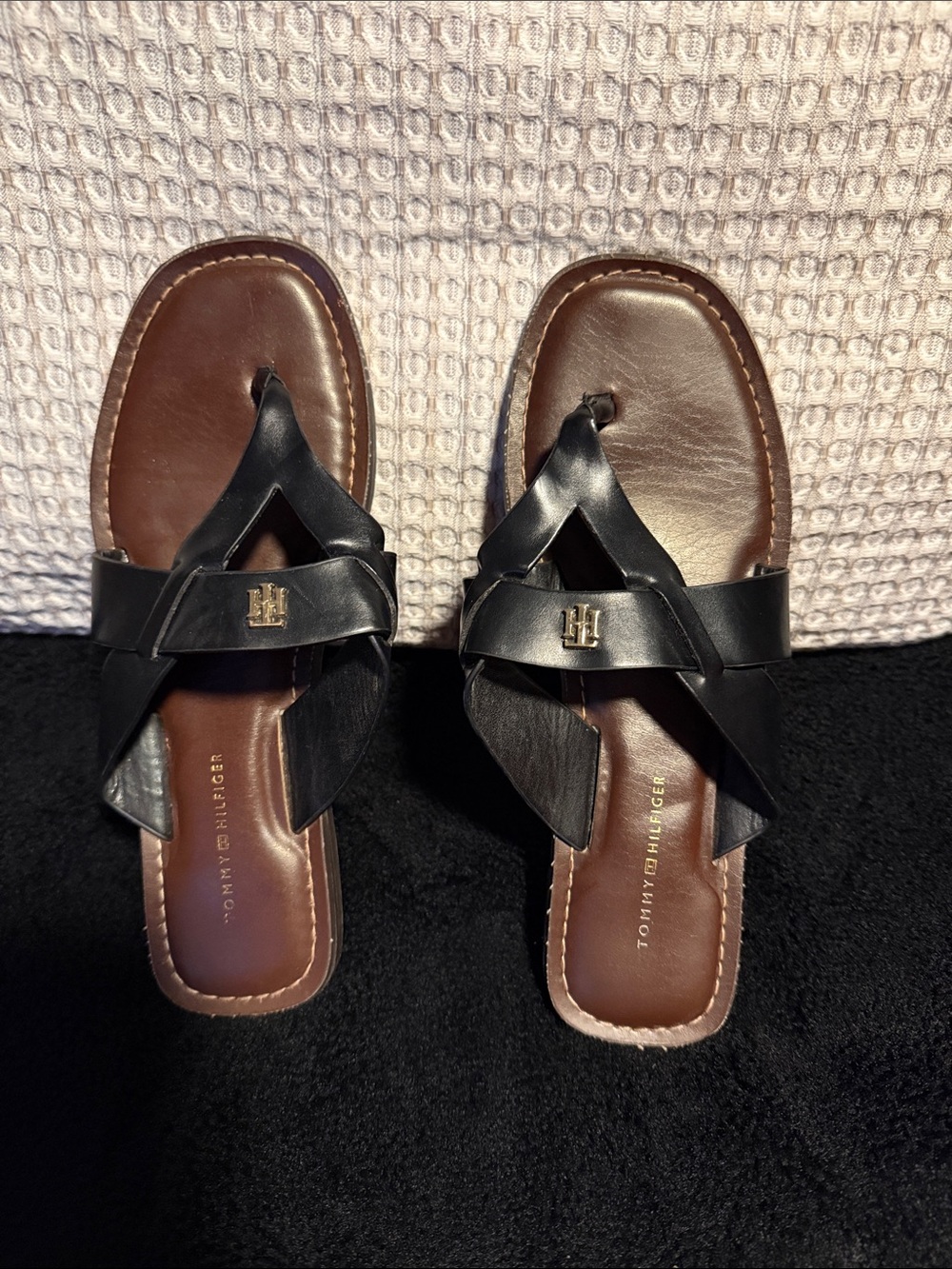 Tommy Hilfiger Black Leather Crossover Toe-Post Slide Sandals